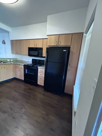 $1,500 / 2br - 800ft2 - Planta Baja de 2 Dormitorios y 1 Baño! Disponible a partir del 6/11/202563977278397315121