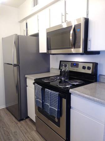 $1,263 / 2br - 853ft2 - Dishwasher, Spanish Speaking Staff, Microwave (1233 Castle Dr , Garland, TX)63796578631811121