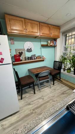 $950 / 3br - 660ft2 - 1 Room available in a 3 bedroom apart in a quiet and safe neighborho (Brighton)63797280842753124