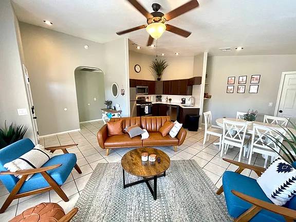$850 / 3br - 1241ft2 - Comfortable lounging home (1471 Bryan Dr, Bullhead City, AZ)63799516873603122