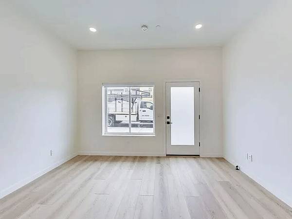$900 / 1br - 1-Bathroom 1-Bedroom Apartment-1372 Vancouver Ave~!!! (Burlingame, CA)63965990982786121