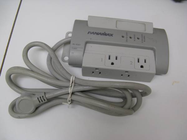 PANAMAX M4-EX Surge Protector with an 8' cord 1