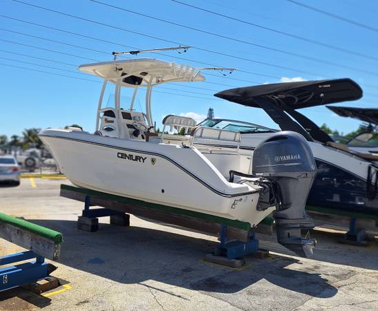 2021 Century 2200 CC with a Yamaha 200 four stroke 1
