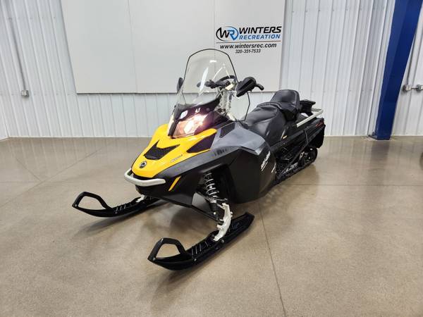 2018 Ski-Doo Expedition 1200 LE Snowmobile, Black & Yellow 1