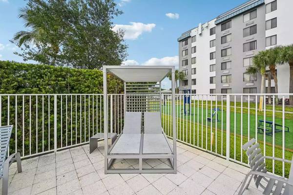 $1,550 / 1br - 510ft2 - Cuddle with your pets in our cozy 1 Bed / 1 Bath. Visit today! (West Palm Beach)63825138344705121