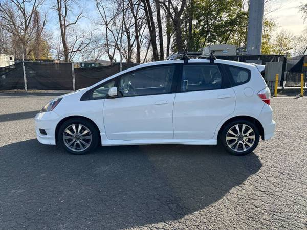 (NO DLR FEE) 2013 Honda Fit Sport automatic runs new!!!  ( We Finance) - $5,700 (CARMEL NY CALL 203 231 1817)63436937118339121