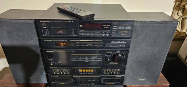 Vintage Pioneer HI-FI Stereo Component System. Org. Remote Control.  B 1