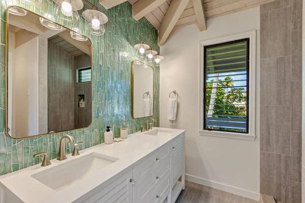 $2,600,000 / 3br - 12371ft2 - Vida en la Isla con Espacio, Luz y Flexibilidad (PRINCEVILLE)63686653637507122