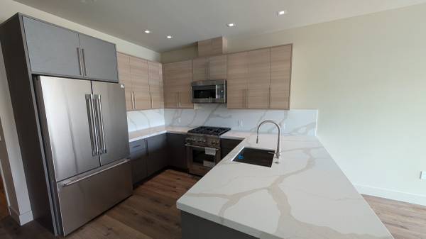 $3,800 / 1br - 1/1.5 Apt in Downtown Clayton $3800 (concord / pleasant hill / martinez)64023722038147120