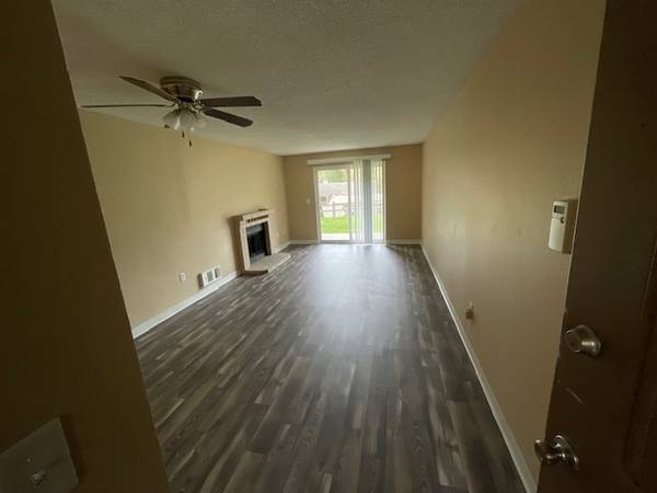 2 Bedroom Washer/Dryer inside! Creek View Bottom Floor 1