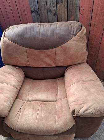 Reclining  seaf comfortable looks and w I respect perfecto  just repla 1