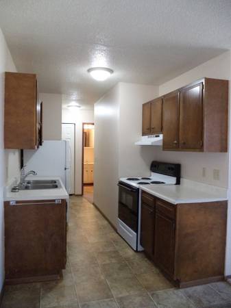$775 / 2br - 700ft2 - 2BD 1BA, Pet-Friendly with Pet Deposit, Situated in Minot! (505 Park Street, Minot, ND)63785383850115121