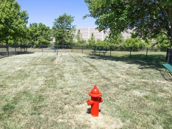 $1,239 / 2br - 900ft2 - Volleyball Court, A Must See, Pool, Playground63953482080259121
