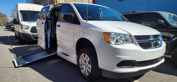 Furgoneta de movilidad accesible para sillas de ruedas Dodge GR Caravan 2019, 36 mil millas en California - $27,77763614663200897121