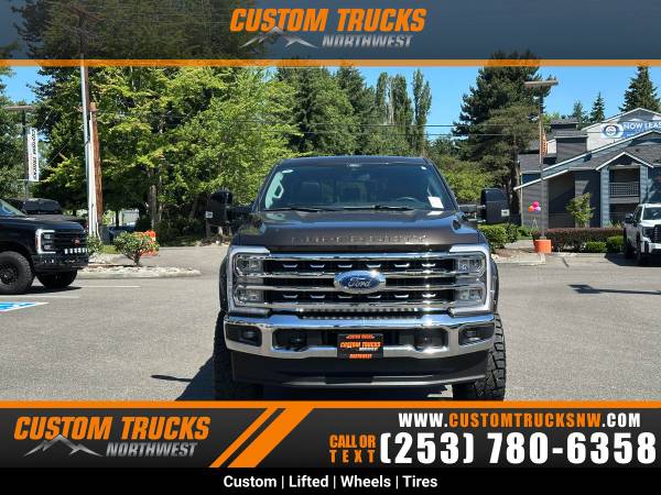 F-350 Super Duty Lariat 2024 elevado Cabina Crew *F-350 F350* - $79.999 (¡Custom Trucks Northwest! Ahora Abierto!)63622908508289121