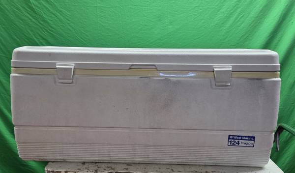 Igloo 124qt Cooler 1