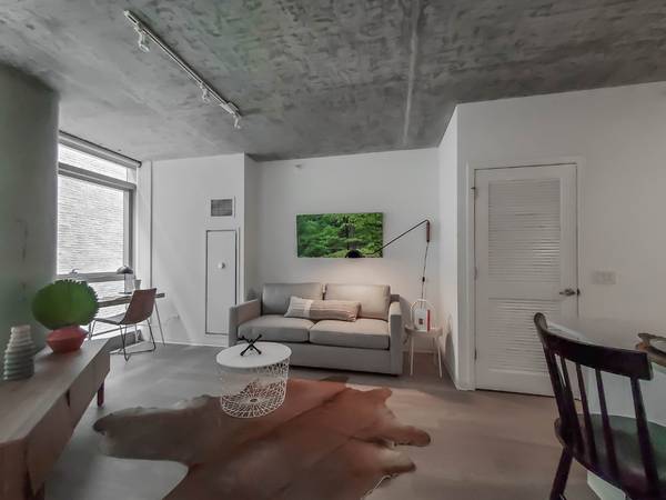 $2,178 / 1br - Magnificent South Loop 1 Bedroom with In Unit Laundry! (South Loop)63960012860035122