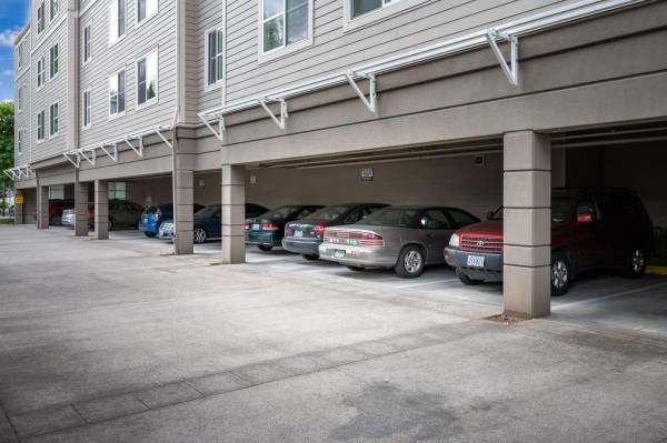 $1,183 / 434ft2 - Inviting -Near Lloyd District, Park Views, Must-See! (Buckman Neighborhood)63672671294081121