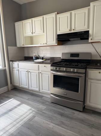 Modern 3 Bed / 1 Bath w/ Heat and Hot Water — photo 1 of 9