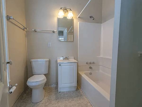 $880 / 1br - ~~Bright Alameda Studio__1548 9th St (Alameda, CA)64030485088514120