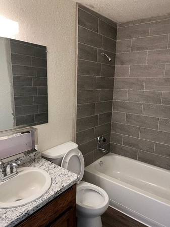 $1,095 / 2br - 850ft2 - FIRST MONTH 1/2 PRICE. HABLA ESPAÑOL! (Phoenix - Midtown)63470389982209123
