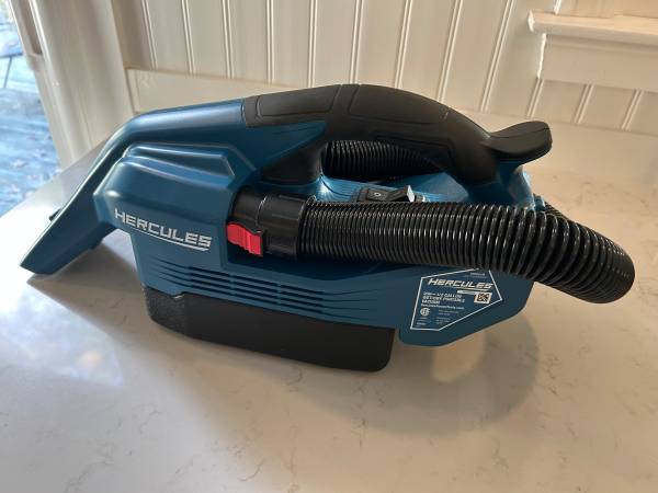 Hercules 20 Volt Cordless 1/2 gal. Wet/Dry Portable Vac. 1