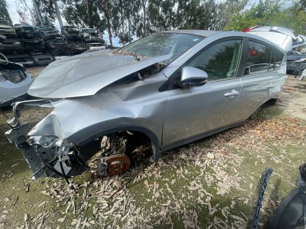 Toyota 2013 Rav 4 XLE 2WD 4CYL 2.5 DOHC For Parts 1