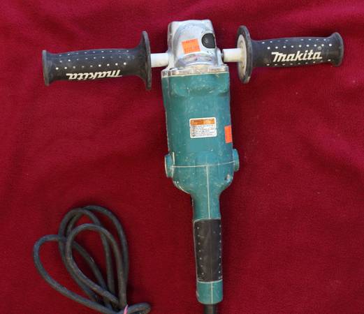 MAKITA GA5010 5" ANGLE GRINDER W TRIGGER SWITCH 1