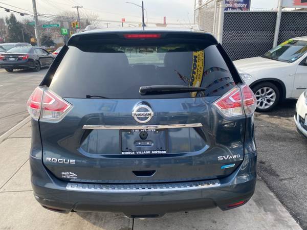 ¡Guau! Un Nissan Rogue 2014 con 108.916 millas - queens - $8.995 (Middle Village)63654709853569124