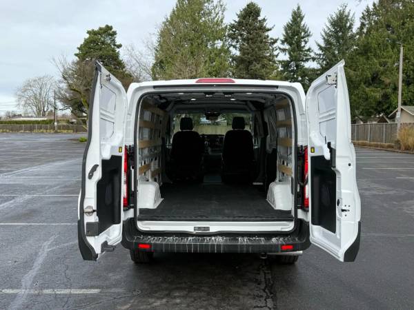 2025 Ford Transit 250 - Photo 9