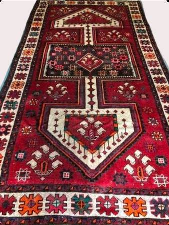Hand knotted Persian Tribal rug 5’ X 9’ 1