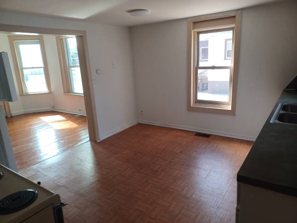$850 / 2br - Two bedroom  downstairs  apartment (Grand Haven)63882239942017121