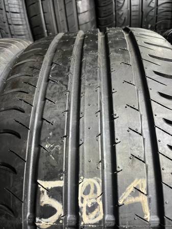 One Used Tire 255-40-19 Dunlop SP Sport Maxx DSST CTT With 100% 1