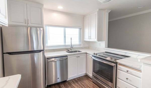 $2,375 / 2br - 850ft2 - Sizable Bathtub, Laundry Facilities, Stainless-Steel Refrigerator (walnut creek)63668044689921120