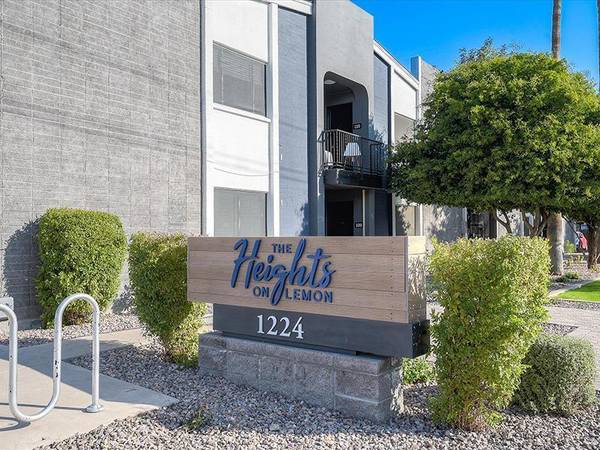 $1,349 / 2br - 850ft2 - LED Lighting, Large Closets, Courtyard, 24/7 Emergency Maintenance (Tempe)64024996406659121