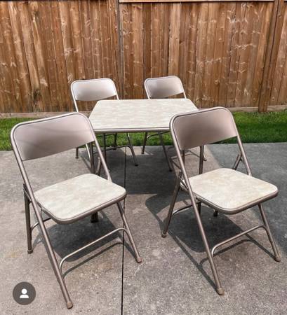 Vintage Samsonite Table & Matching Chairs 1