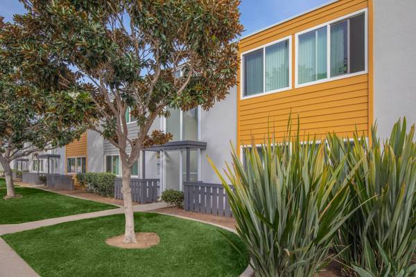 $2,885 / 2br - 1025ft2 - 1st Floor 2x1 w/ Garage, Prtl.Oc.View, Gym, Laundry, Dog Park&Wash! (Near OB (Point Loma))63663888160641124