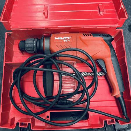 Hilti TE-1 hammer drill + case/bit 1