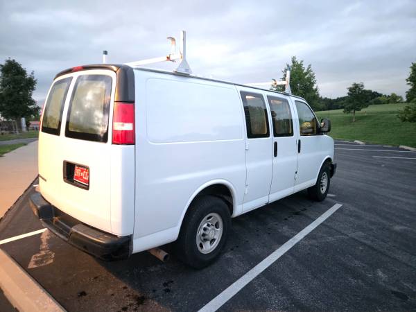 2008 Chevrolet Express 2500 - Photo 4
