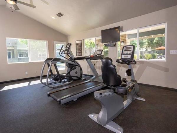 $1,650 / 1br - 730ft2 - Covered Parking, Balcony, Swimming Pool, Carpeting (Turlock, CA.)63970159666691121