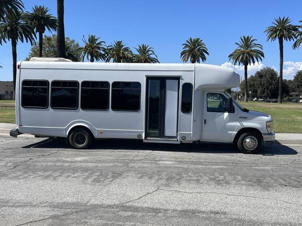 2010 Ford E450 Party Bus 1