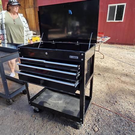 Roll around 5 drawer tool box 1