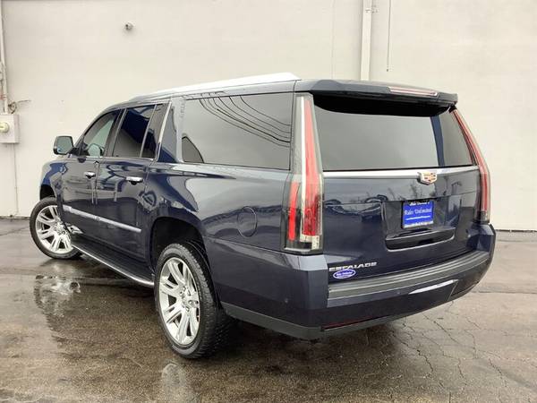 2019 Cadillac Escalade ESV Luxury - $28,995 (CREST HILL)63618690054403123