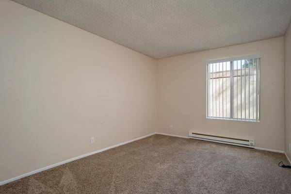 2 Bed apt--$1500/mo 1