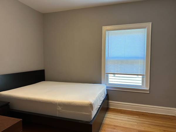 $850 / 1br - Spacious furnished room available (W. Lincoln Square)63898599711875121