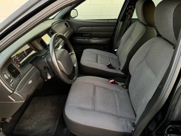 2011 Ford Crown Victoria P7B interceptor policial sin distintivos - $9,500 (Monterey Park)63623854548097124