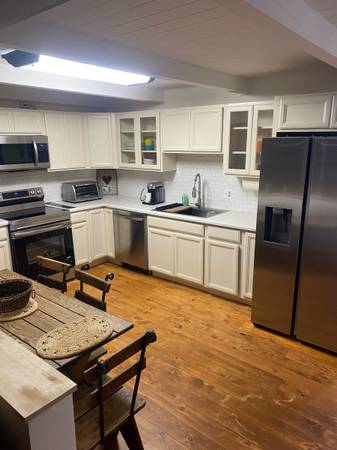$1,300 / 2br - 1200ft2 - Two bedroom  One bath. FURNISHED (Buffalo)63912636636418121