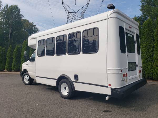 2016 Ford E350 SHUTTLE BUS/CAMPER/FOOD - Photo 5