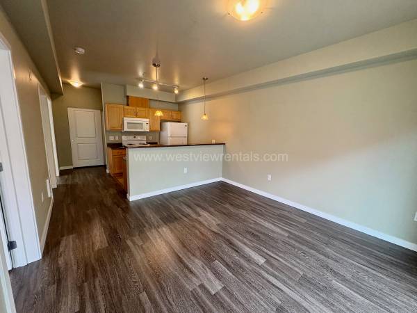 $1,895 / 2br - 780ft2 - Shearwater #210 | Large 2 Bed/2 Bath with Great View and Assg. Parking (Downtown Bellingham)63920958983939124