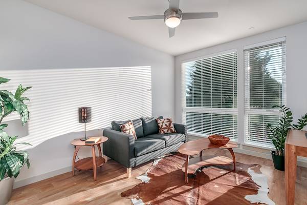 $1,450 / 1br - Private Balcony, Spacious Layout, Perfect Location @ Yukon Flats! (SE Portland, Sellwood, Milwaukie, Moreland)63914855967106122